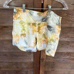 Fleo women's athletic shorts yellow and white XL NWT